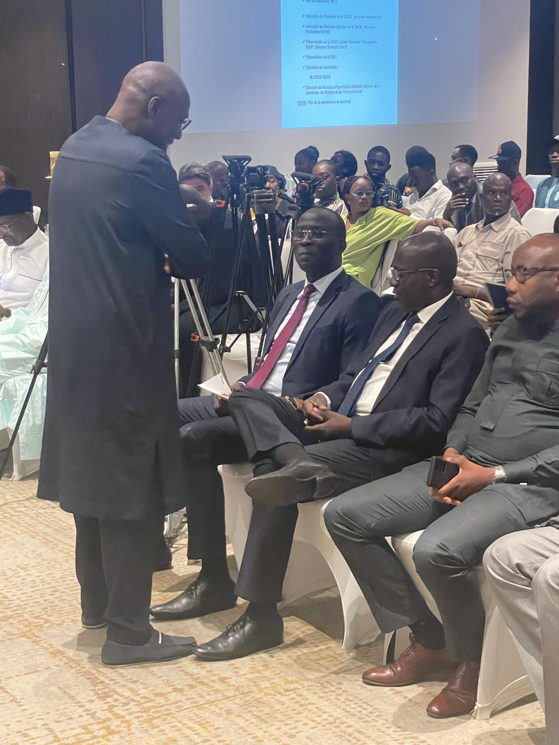 FCDBCCB9-AF7B-48EE-8087-A35DCD21F760